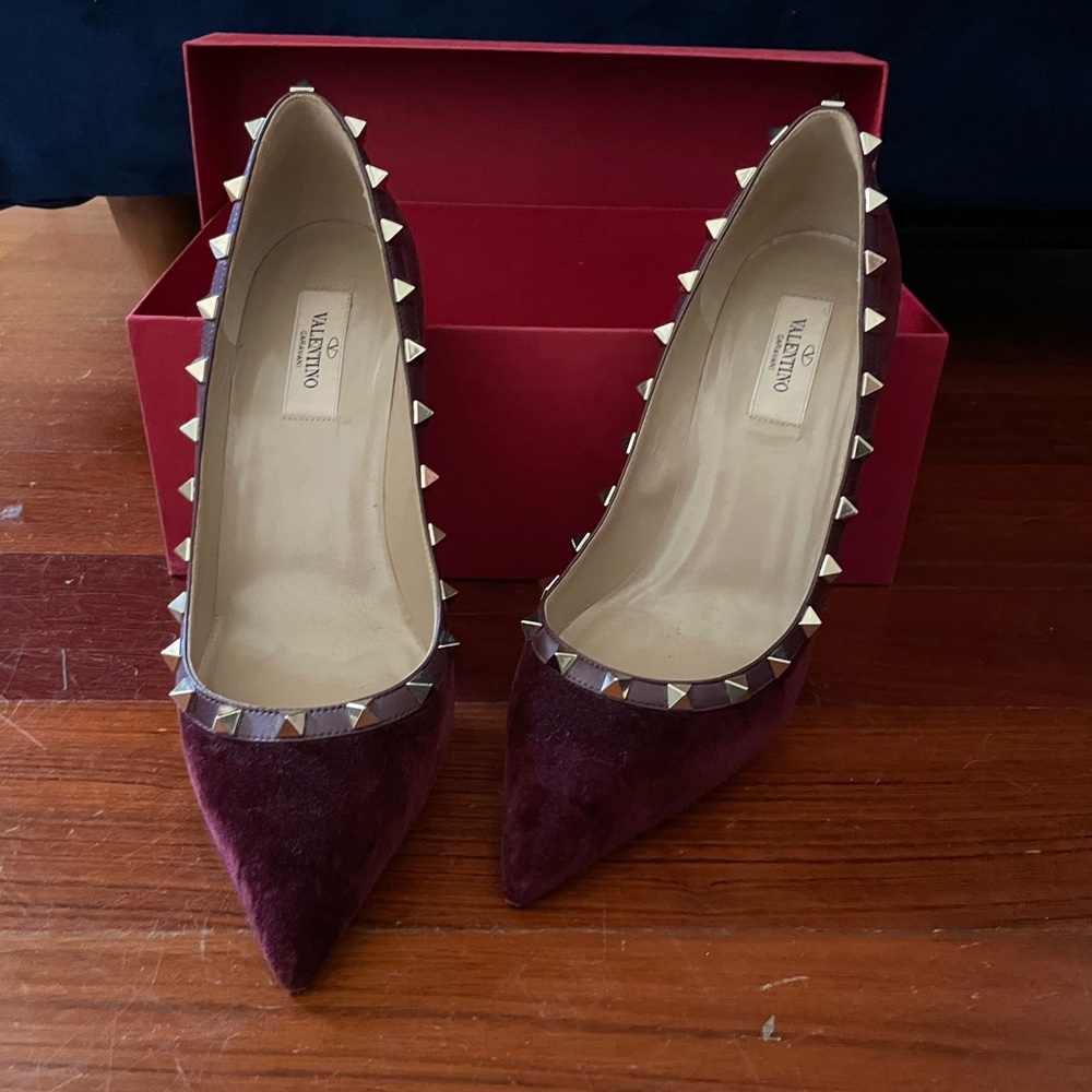 Dark red Valentino studded pumps